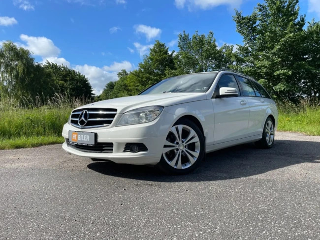 Hvid Mercedes C200 fra 2011