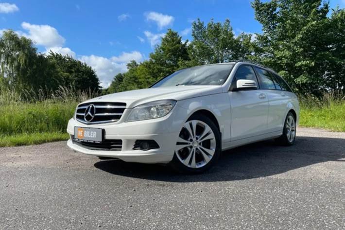 Hvid Mercedes C200 fra 2011