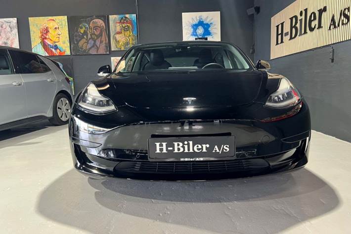 Sort Tesla Model 3 fra 2019