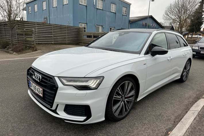 Hvid Audi A 6 fra 2020