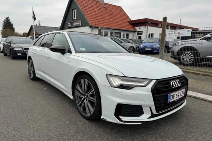 Hvid Audi A 6 fra 2020