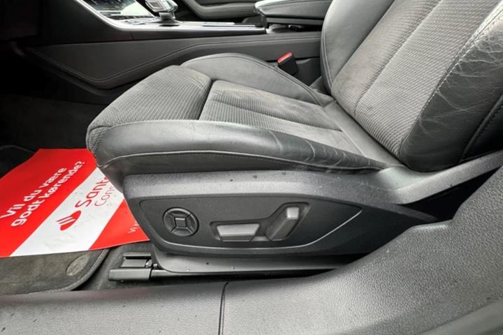 Hvid Audi A 6 fra 2020
