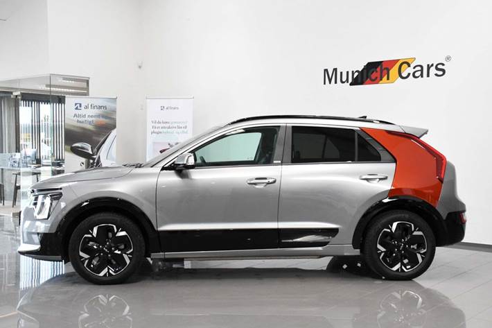 Grå Kia Niro fra 2023