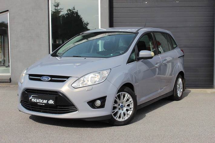 Sølv Ford Grand C-Max fra 2011 set udefra