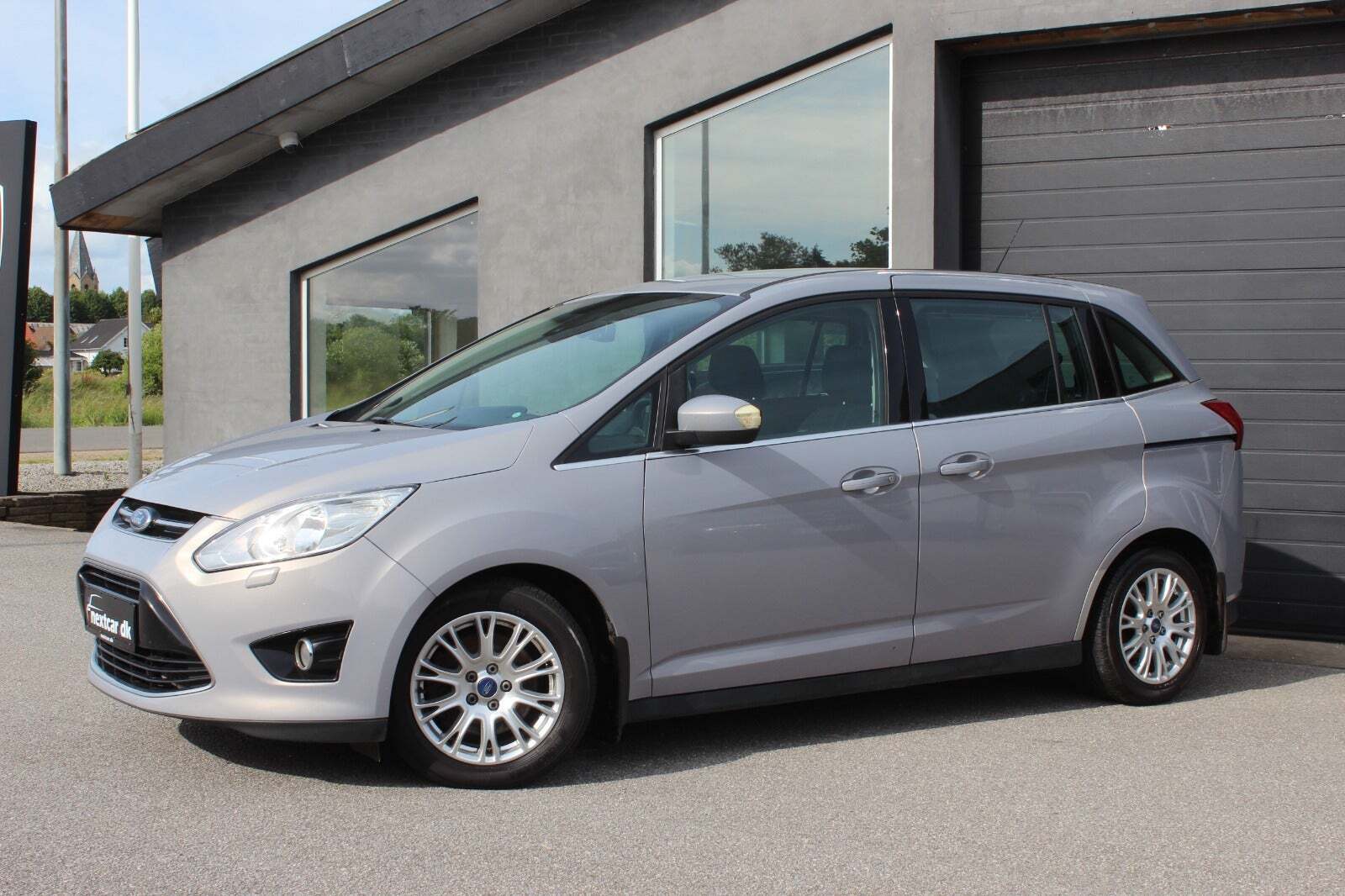 Sølv Ford Grand C-Max fra 2011