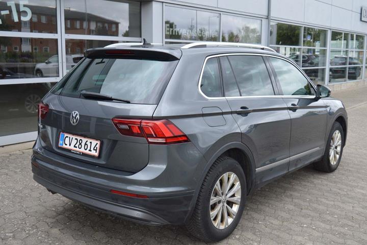 Grå VW Tiguan fra 2020