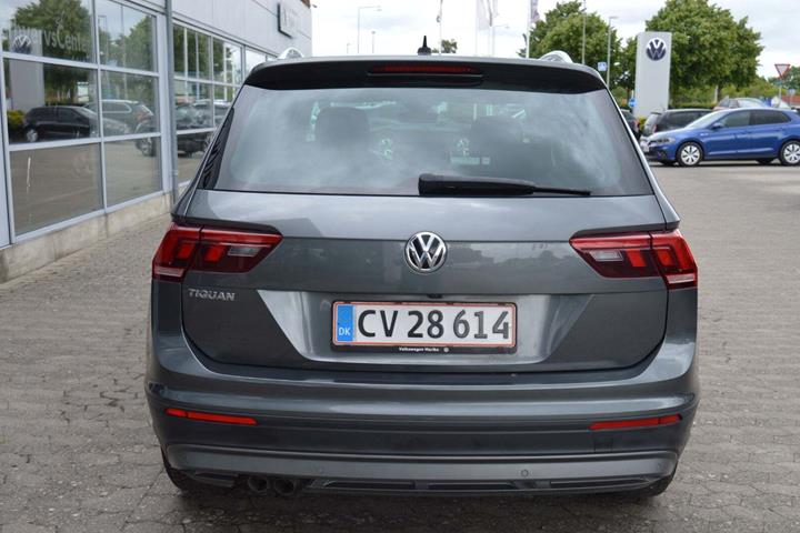 Grå VW Tiguan fra 2020