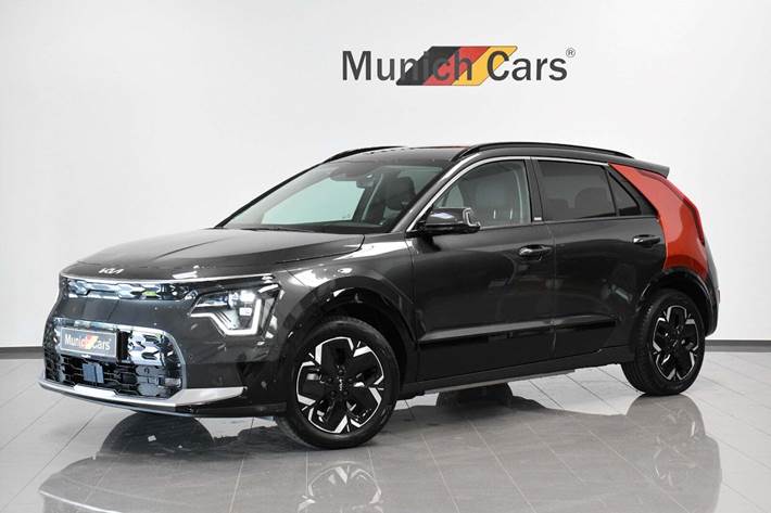 Grå Kia Niro fra 2023 set udefra