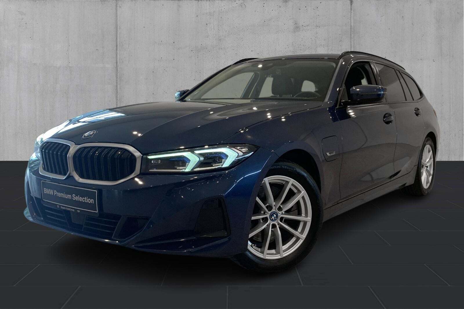 BMW 330e