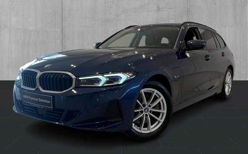 BMW 330e