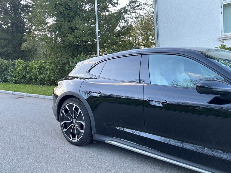 Porsche Taycan 4 Cross Turismo Performance+