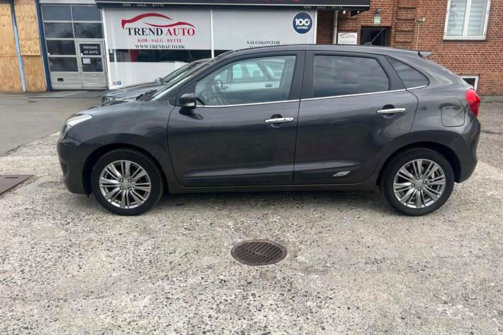 Grå Suzuki Baleno fra 2018