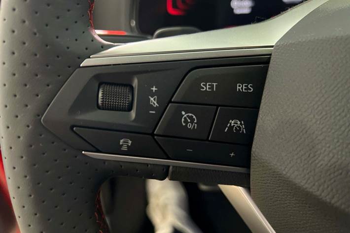 Rød Seat Arona fra 2024