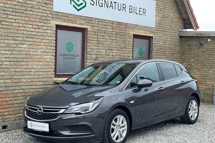 Grå Opel Astra fra 2016
