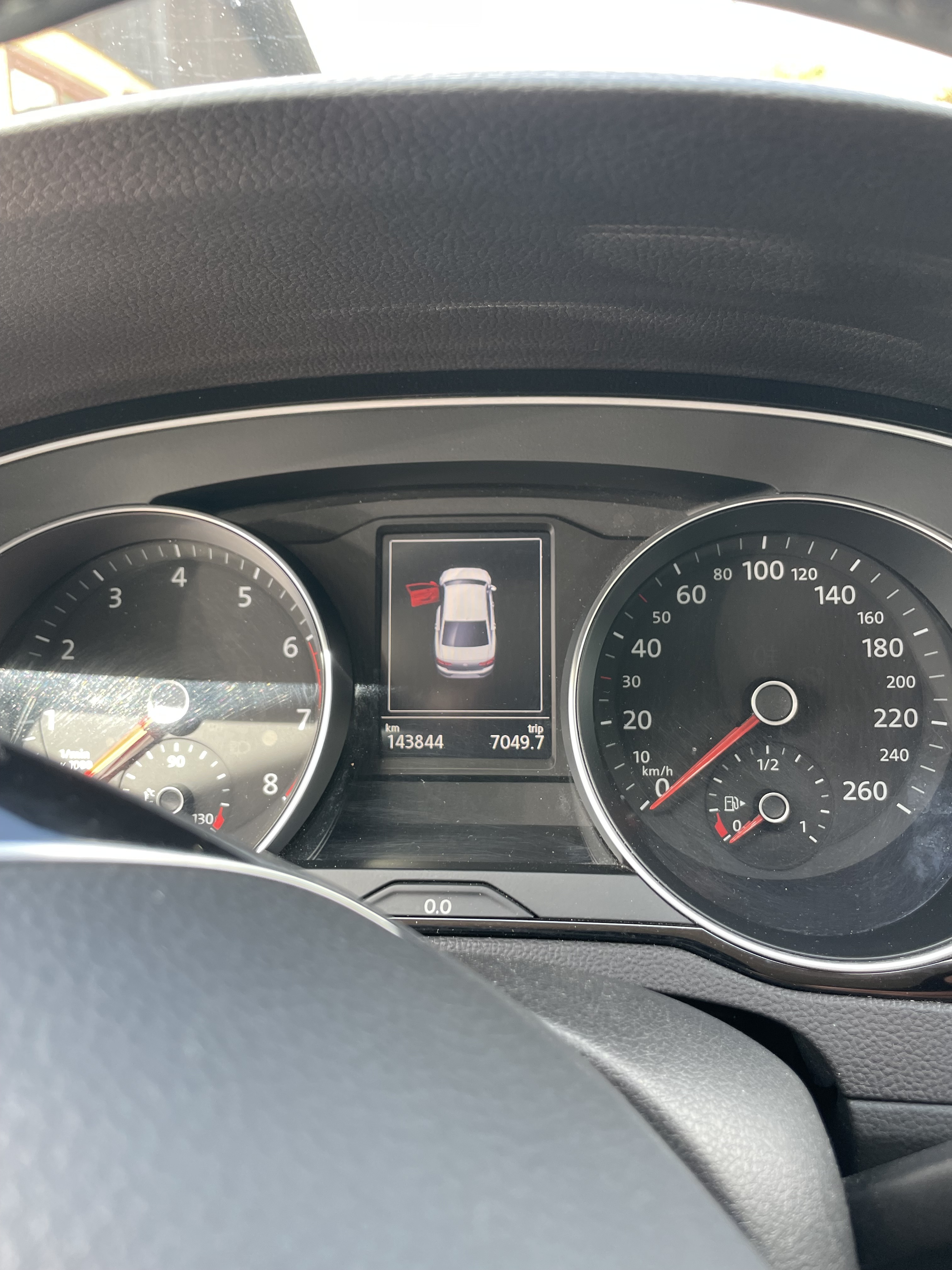 Grå VW Passat fra 2016