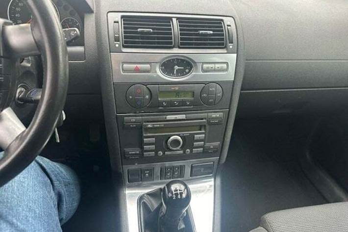 Grøn Ford Mondeo fra 2006