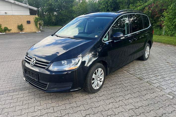 Sort VW Sharan fra 2011