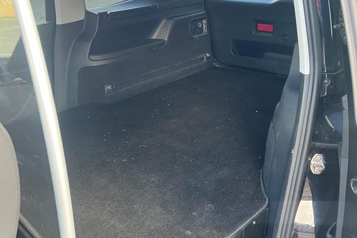 Sort VW Sharan fra 2011