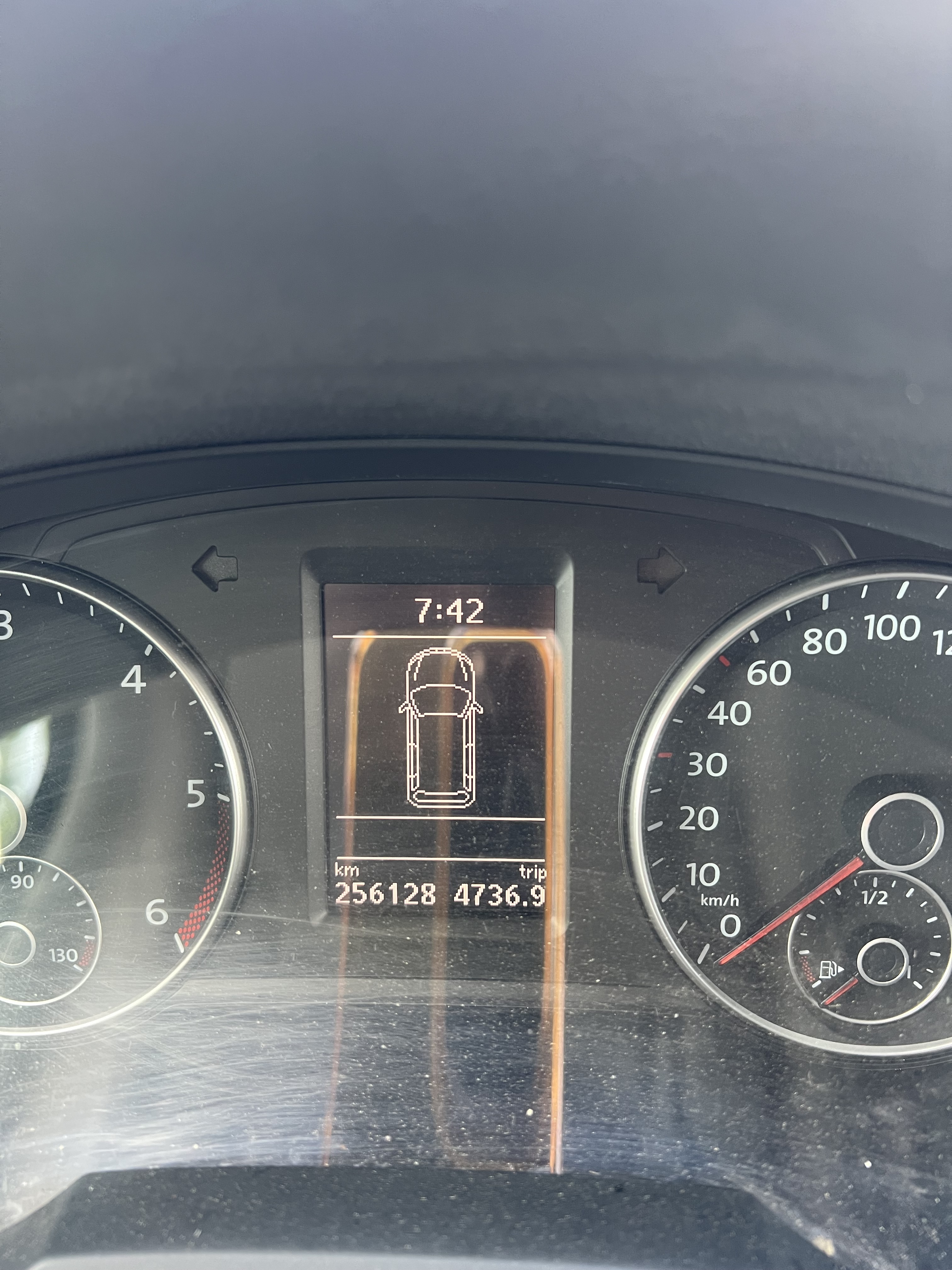 Sort VW Sharan fra 2011