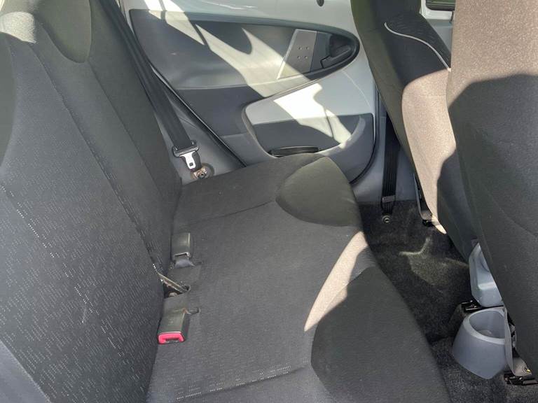 Peugeot 107 1,0 5-D 68 HK