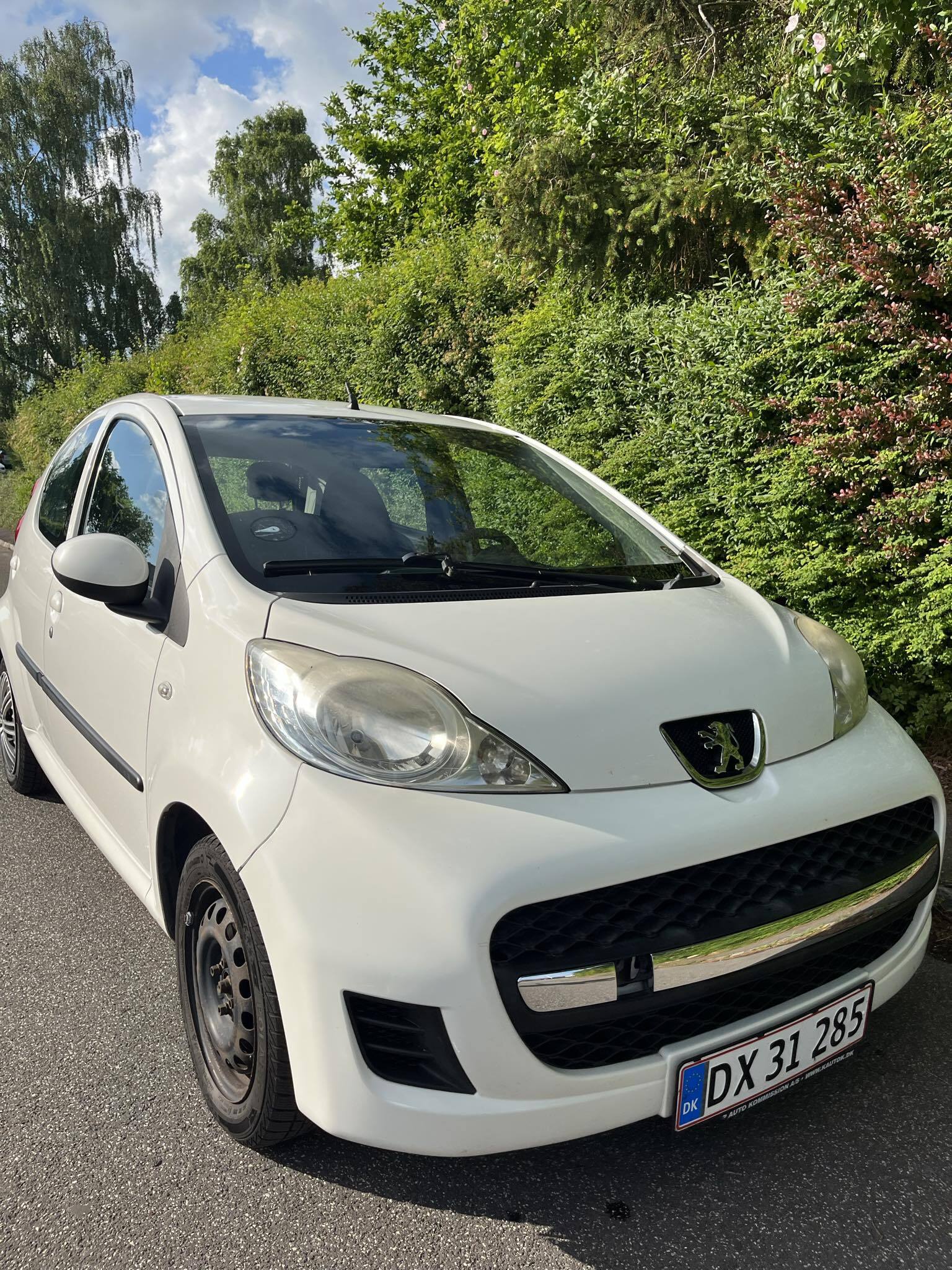 Hvid Peugeot 107 fra 2011
