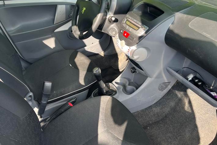 Hvid Peugeot 107 fra 2011