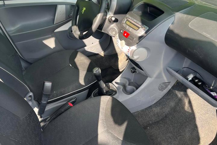 Hvid Peugeot 107 fra 2011