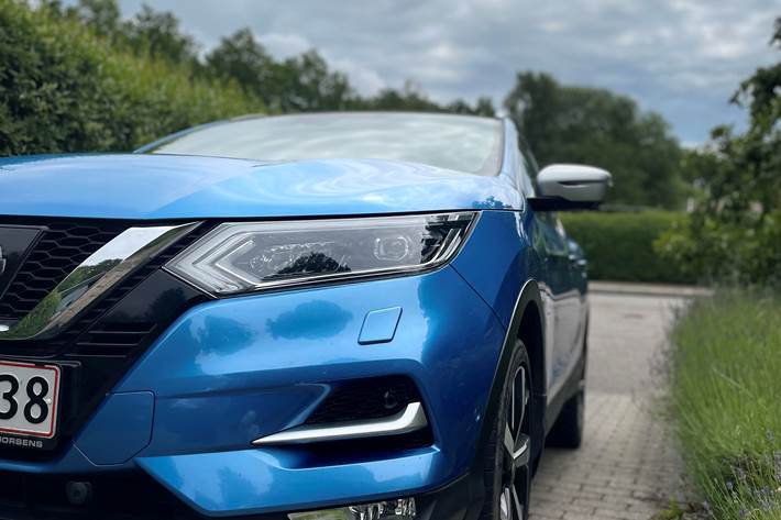 Blå Nissan Qashqai fra 2017