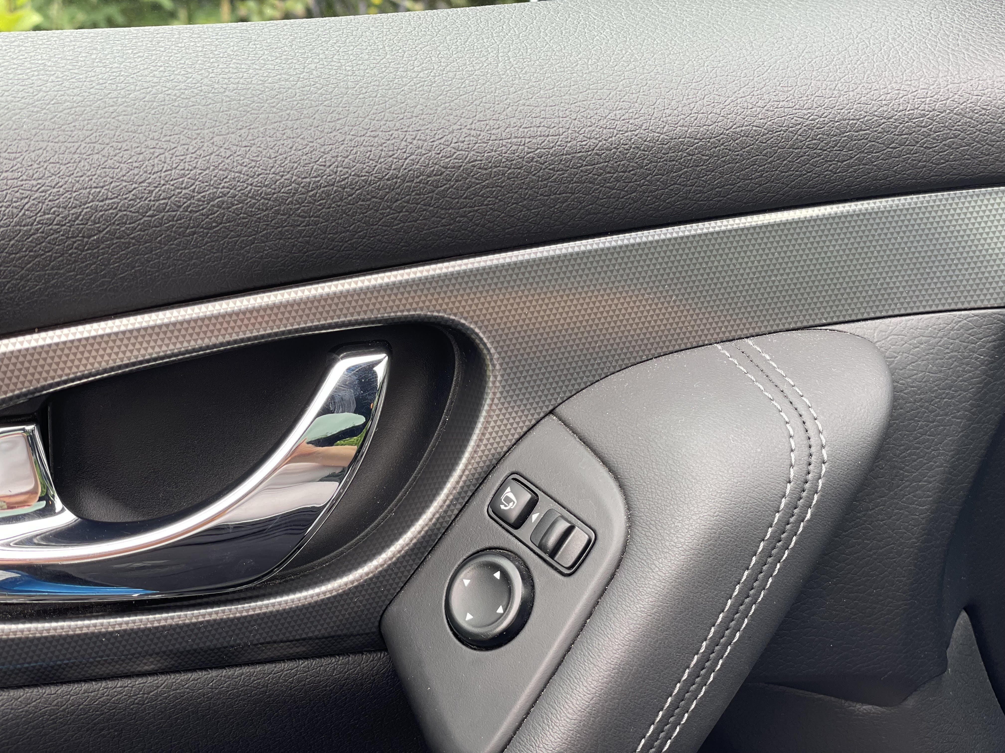 Blå Nissan Qashqai fra 2017