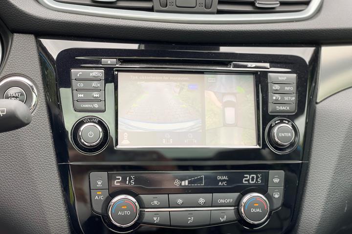 Blå Nissan Qashqai fra 2017