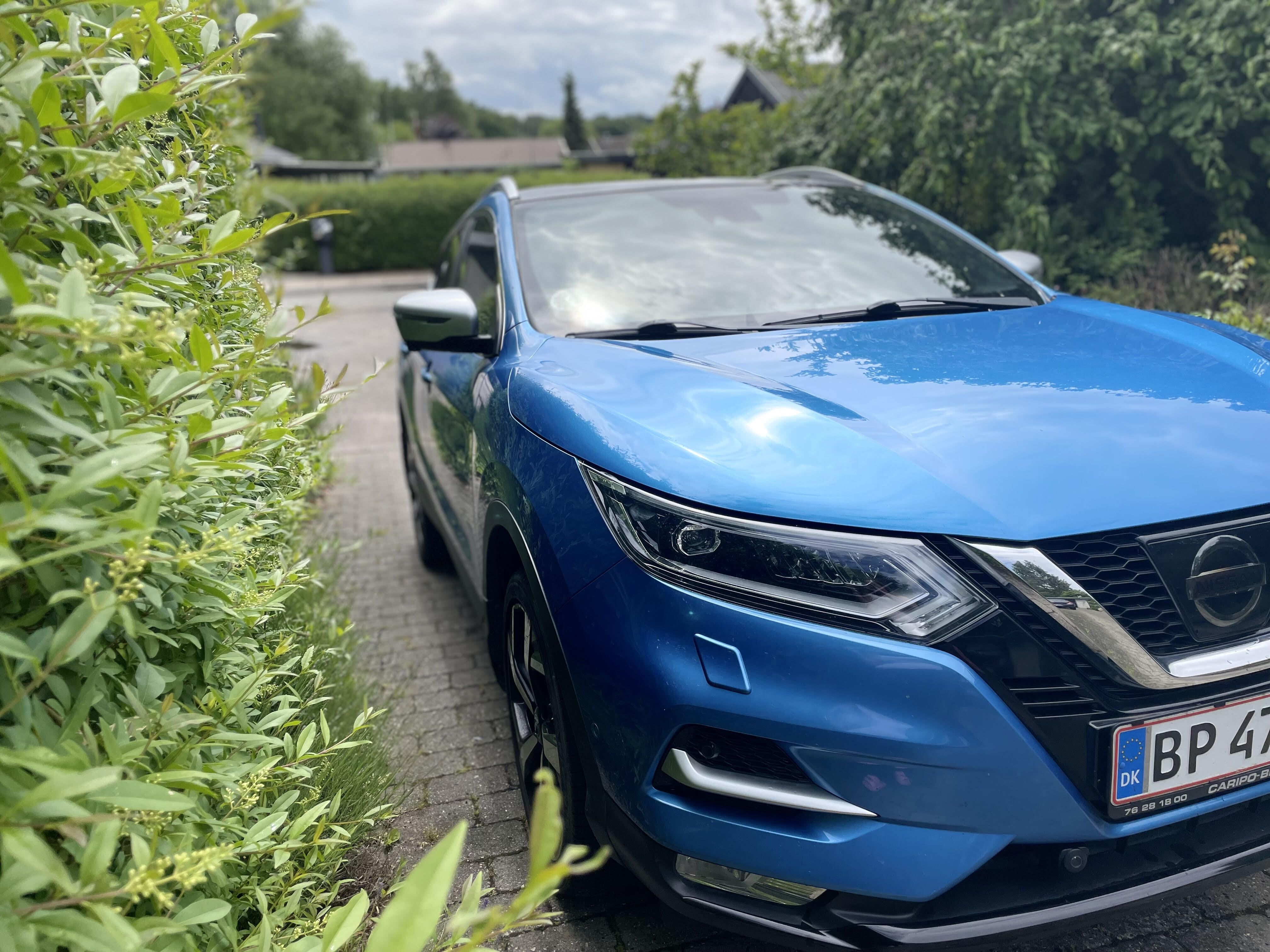 Blå Nissan Qashqai fra 2017