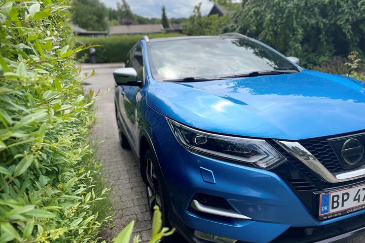 Blå Nissan Qashqai fra 2017