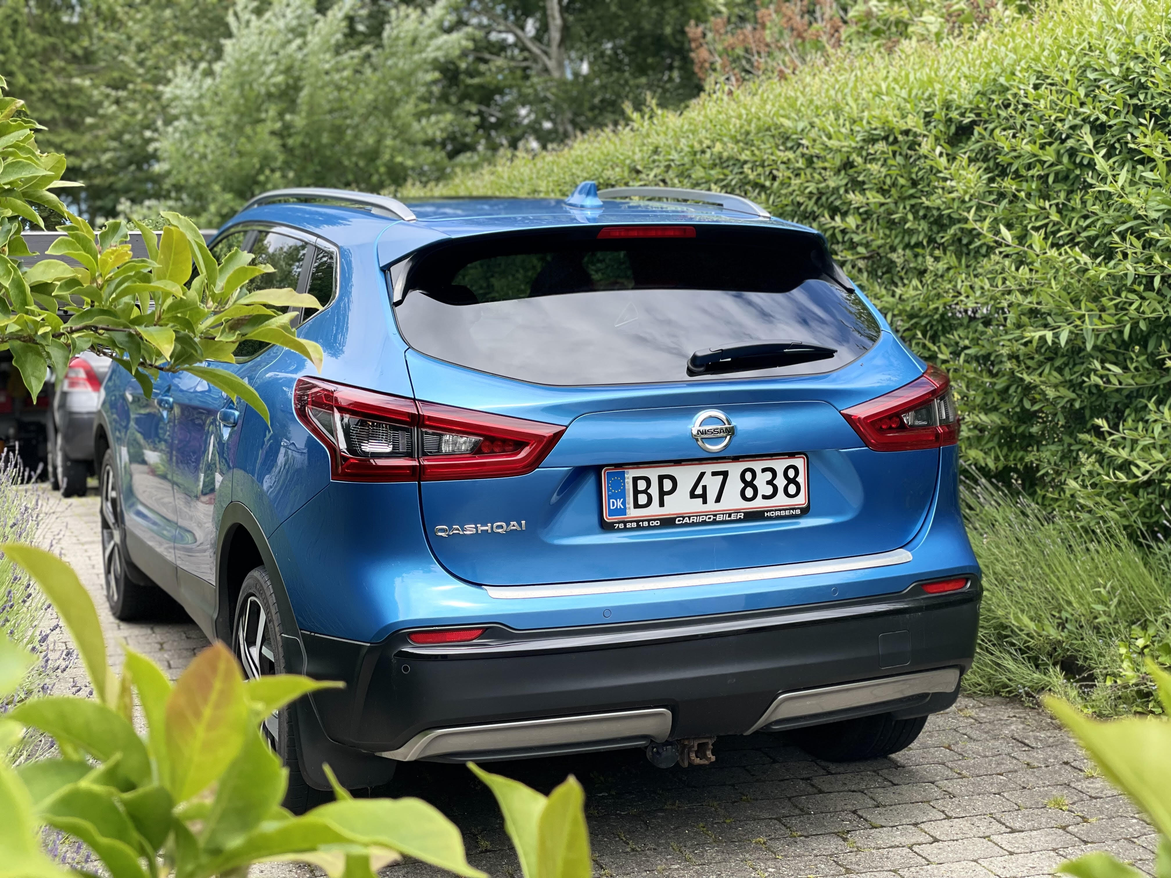 Blå Nissan Qashqai fra 2017