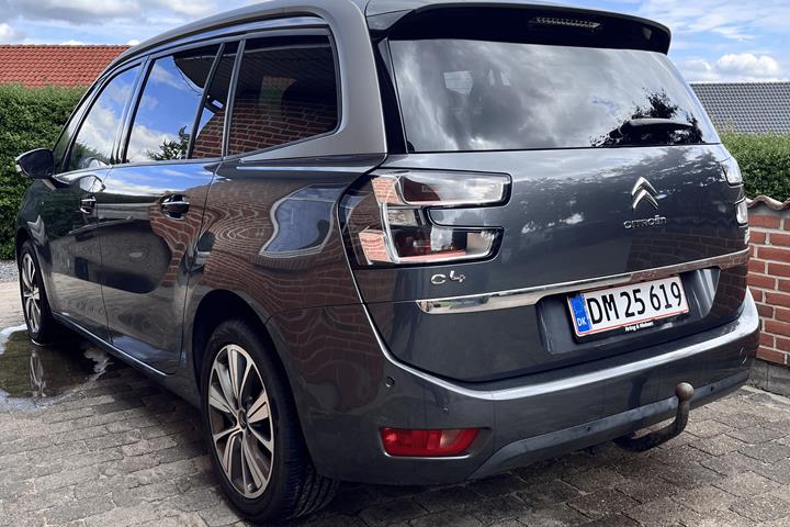 Grå Citroën Grand C4 Picasso fra 2015