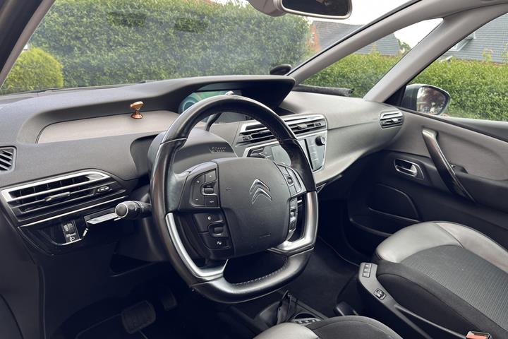 Grå Citroën Grand C4 Picasso fra 2015