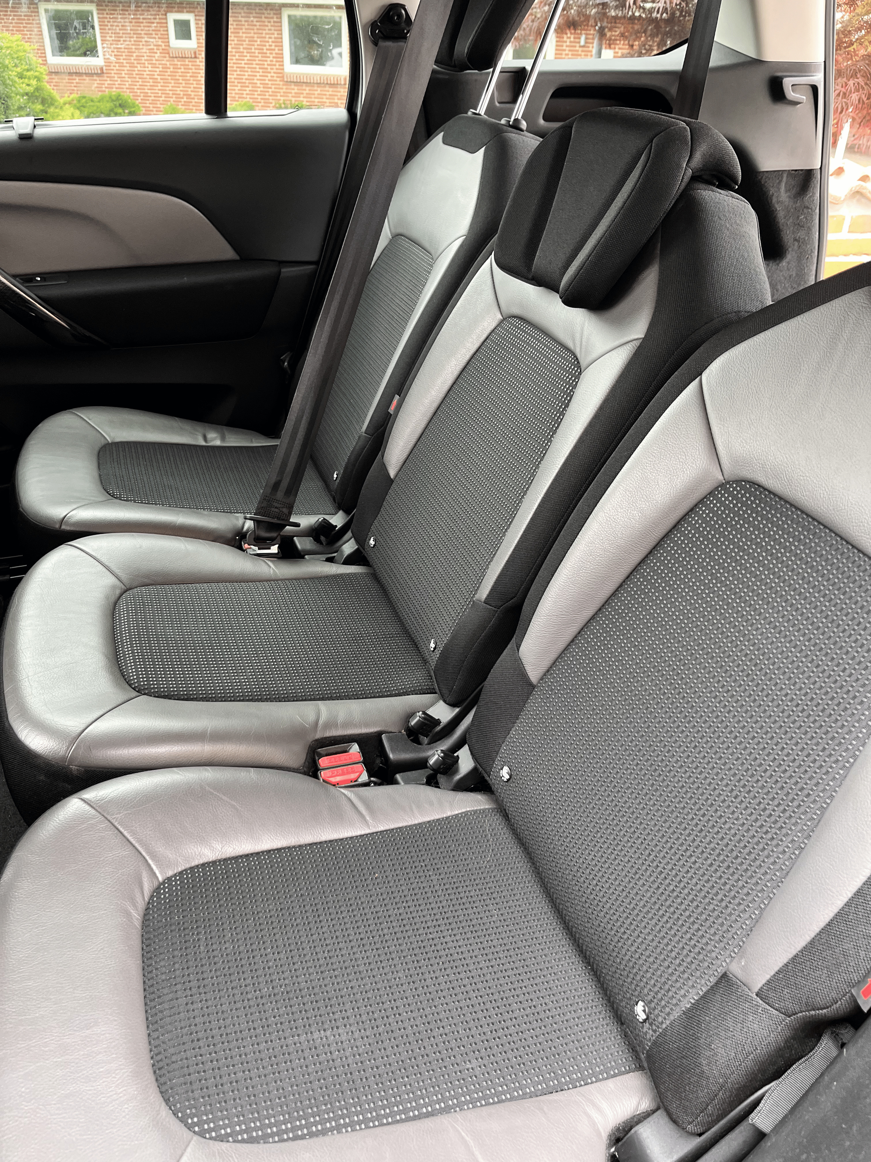Grå Citroën Grand C4 Picasso fra 2015