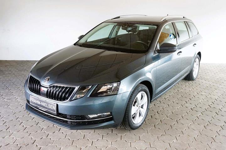 Grå Skoda Octavia fra 2020