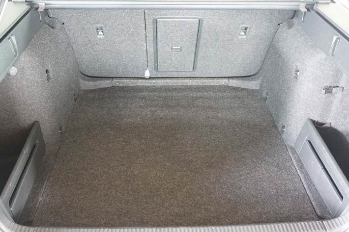 Grå Skoda Octavia fra 2020