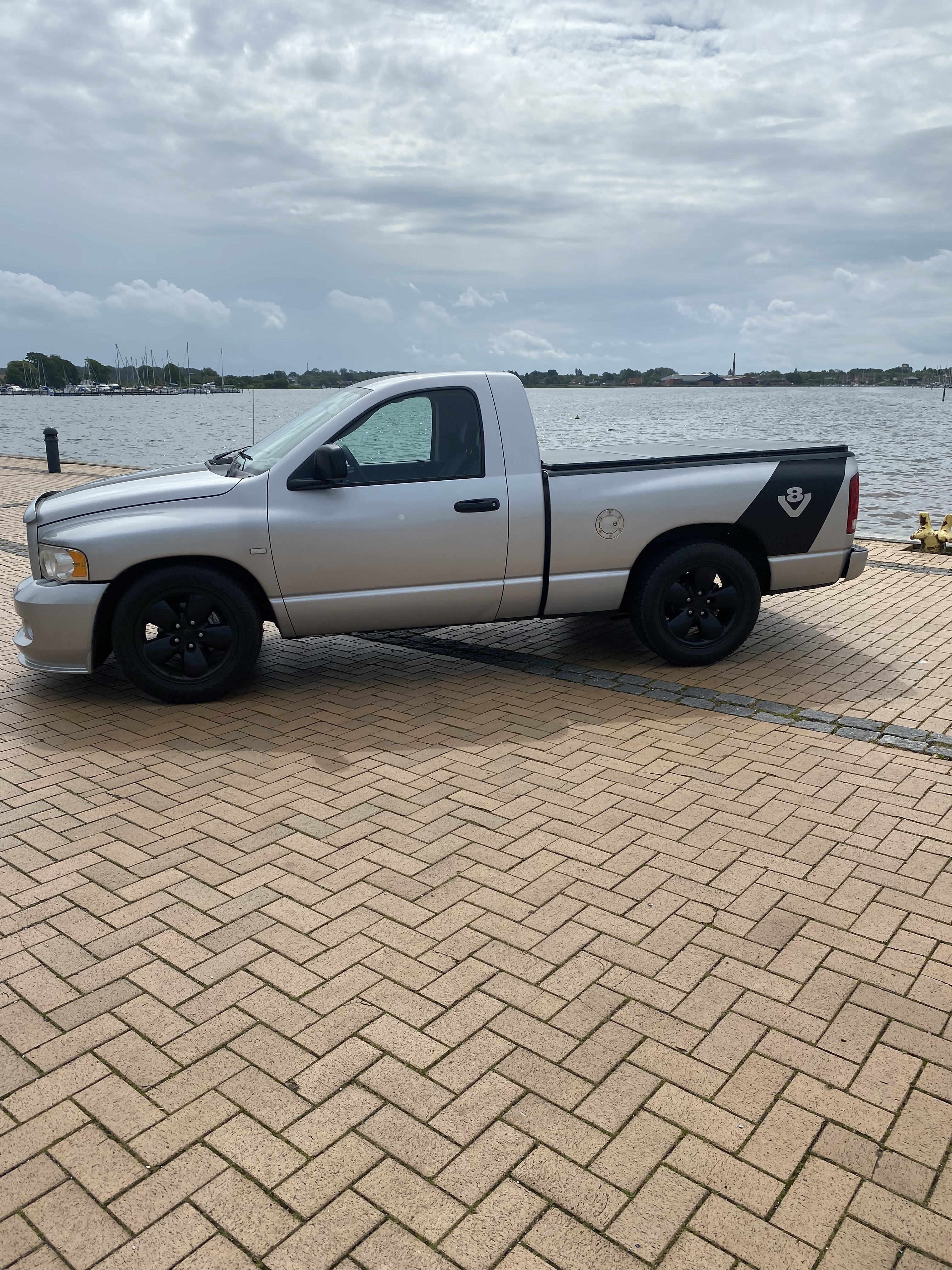 Dodge RAM 1500 4,7 4, 7liters V8