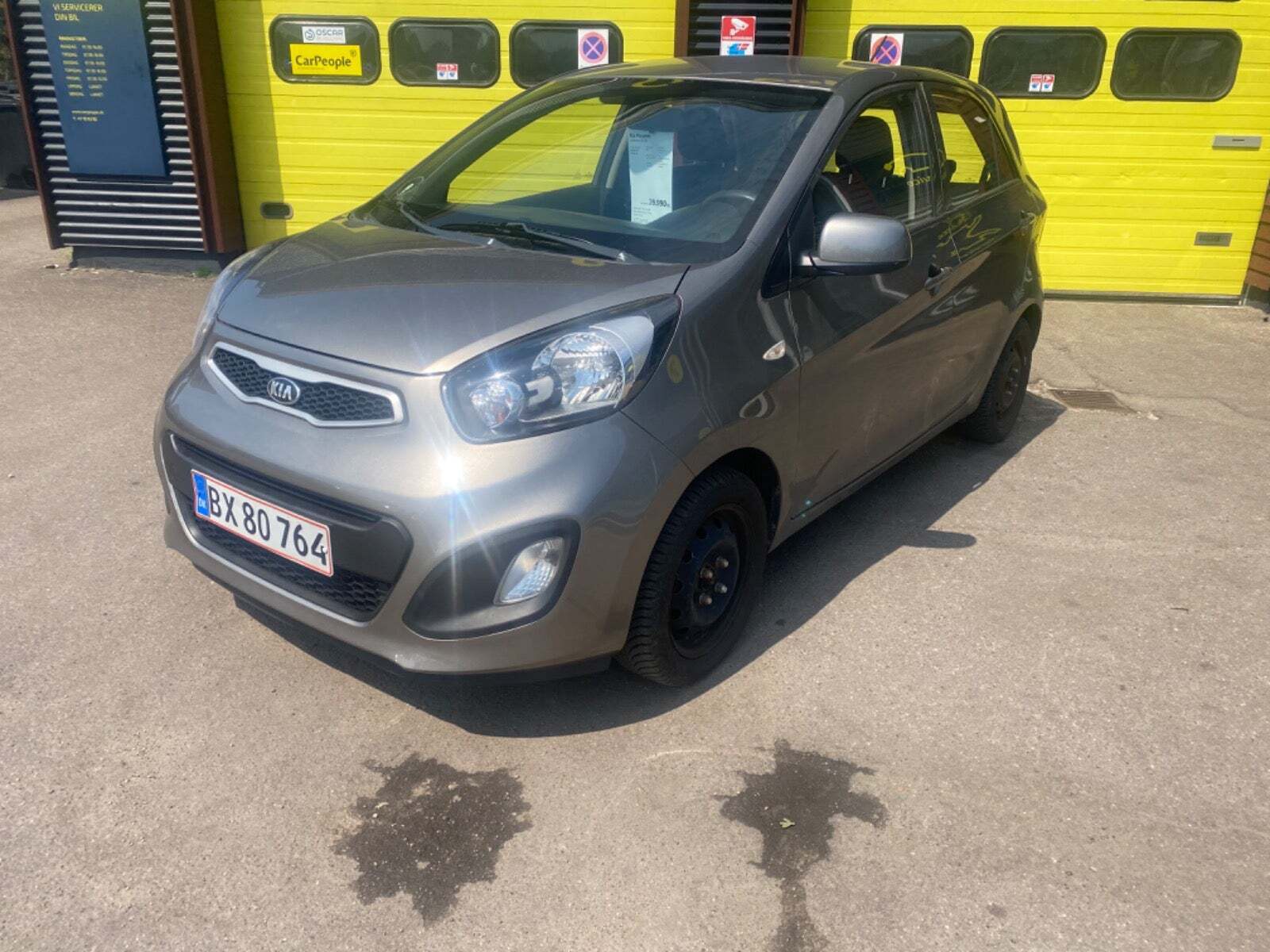 Grå Kia Picanto fra 2013