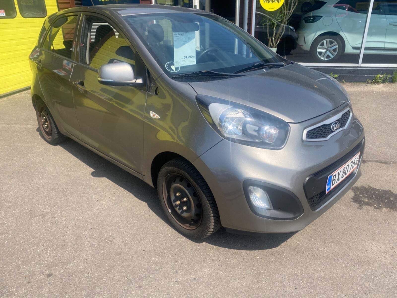 Grå Kia Picanto fra 2013