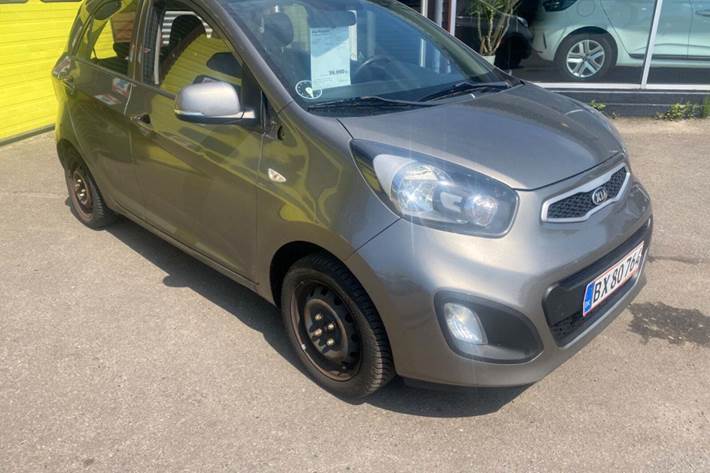 Grå Kia Picanto fra 2013