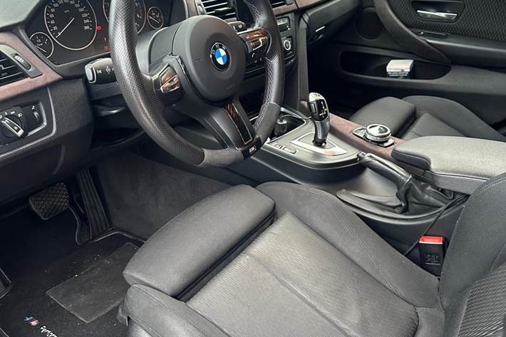 Sort BMW 4-serie fra 2015