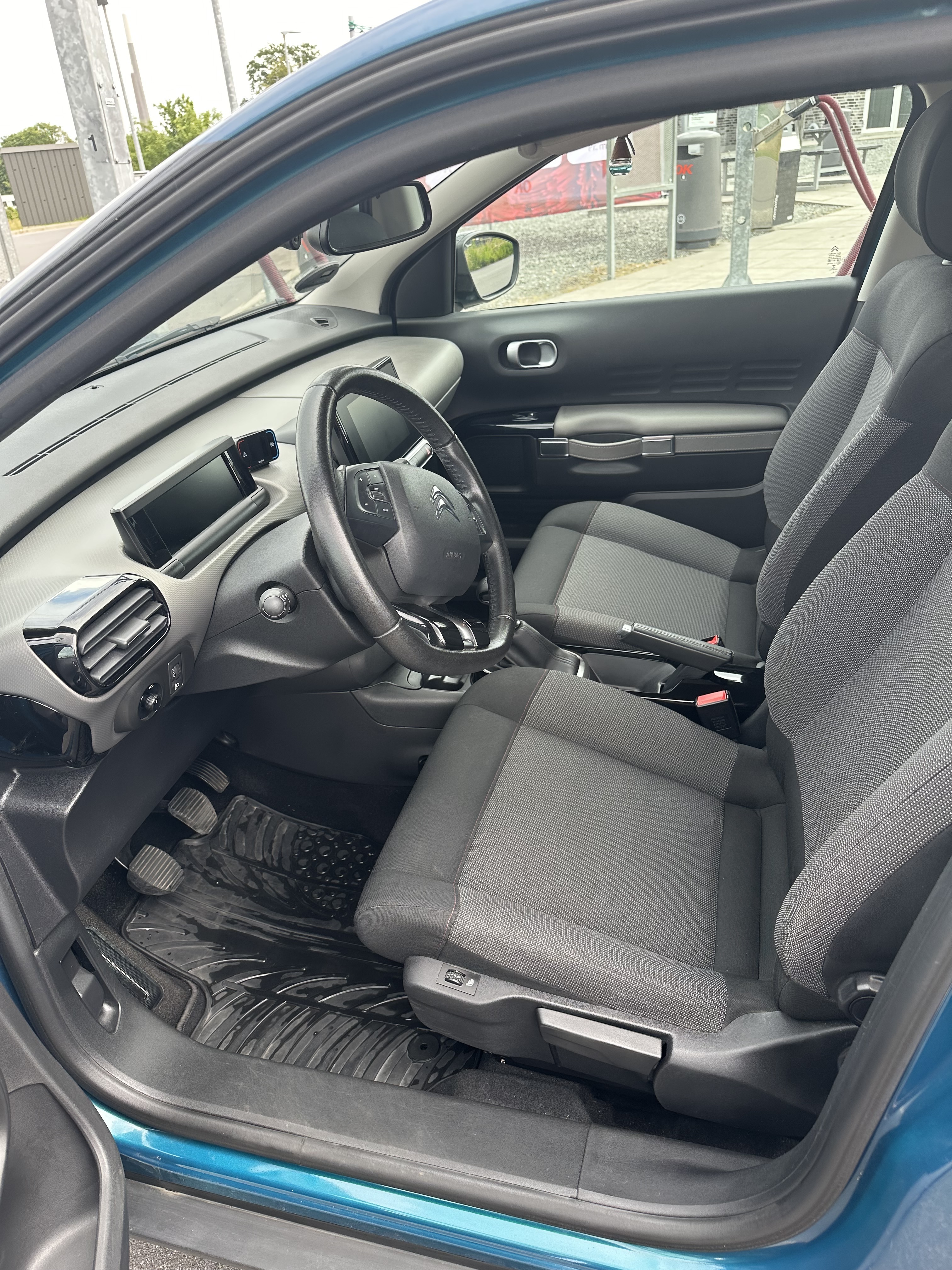 Turquoise Citroën C4 Cactus fra 2019