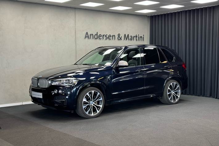 Blå BMW X5 fra 2018