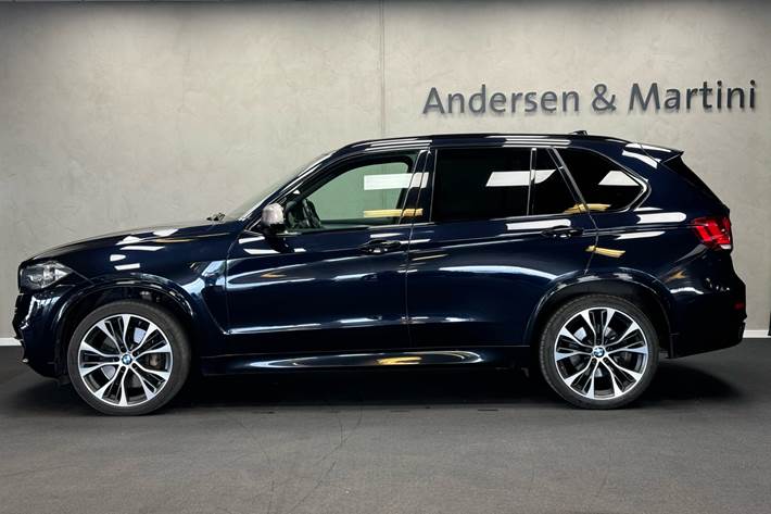 Blå BMW X5 fra 2018