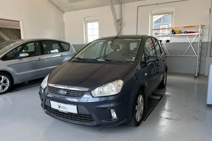 Grå Ford C-MAX fra 2008