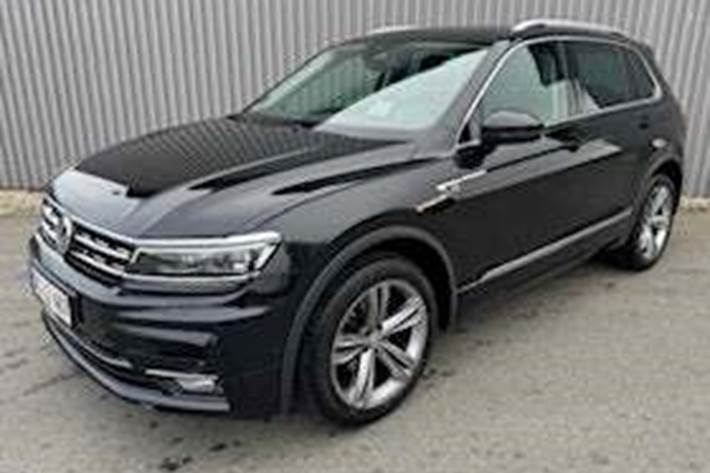 Sort VW Tiguan fra 2018 set udefra