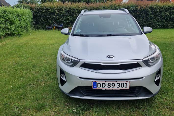 Grå Kia Stonic fra 2018