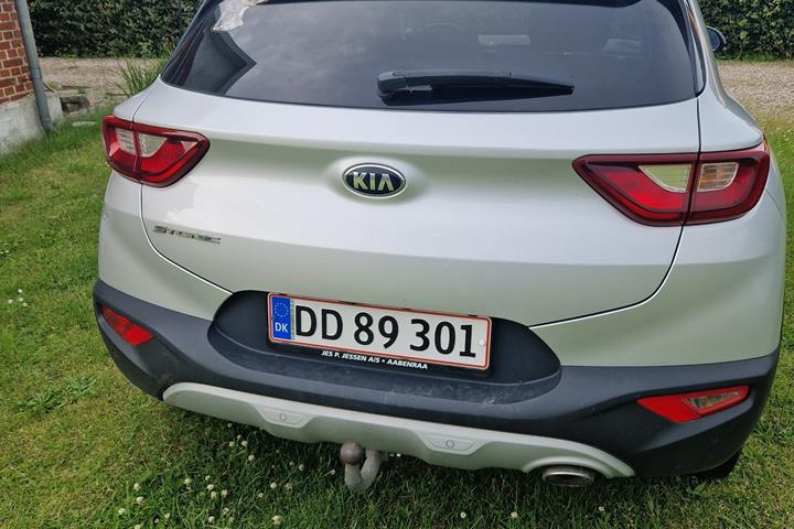 Grå Kia Stonic fra 2018